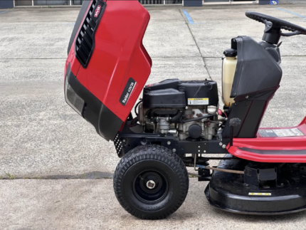 Rover Raider 439/38 38 inch 439cc ride on mower side discharge
