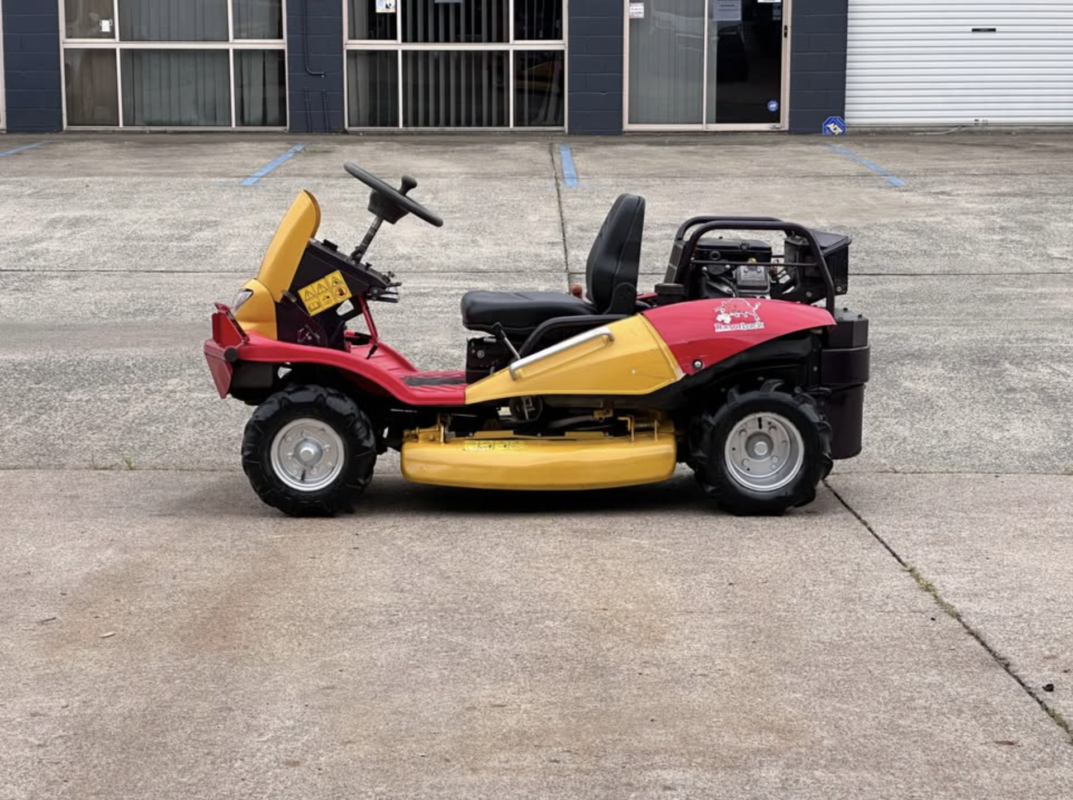 Razorback CMX1808 AWD 4WD all terrain ride on mower with diff lock