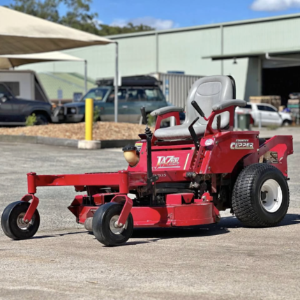 Country Clipper 42 inch 19HP Briggs and Stratton zero turn mower with fabricated deck