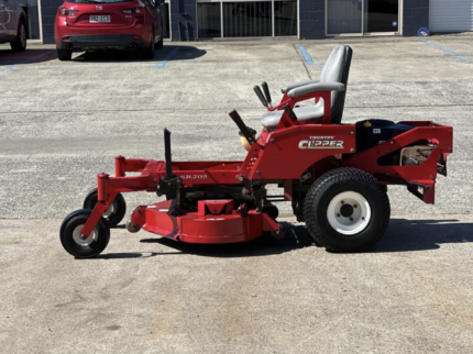 Country Clipper 42 inch 19HP Briggs and Stratton zero turn mower with fabricated deck